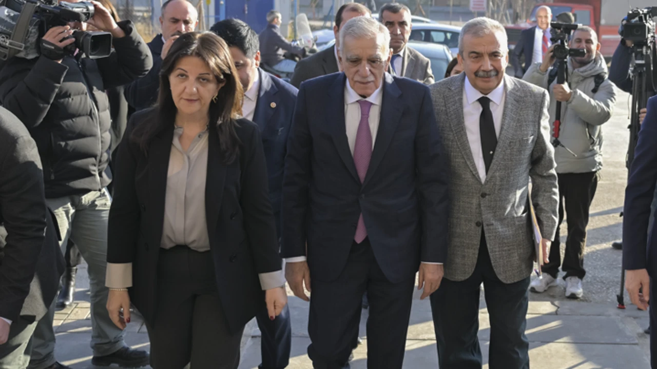 DEM Parti Heyeti CHP ile Bir Araya Geldi