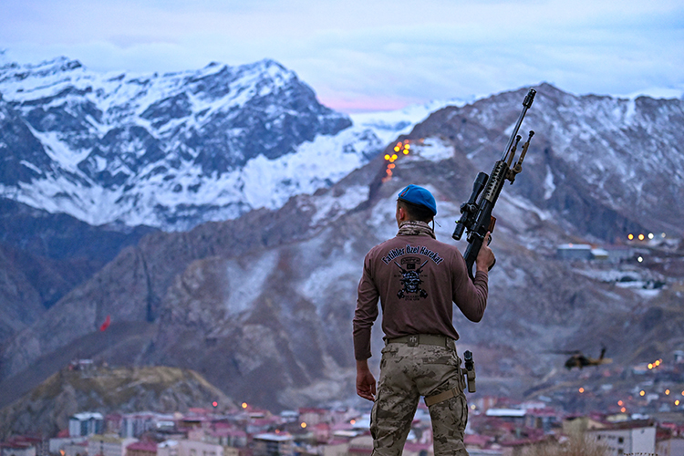 Dünya İkincisi Keskin Nışancılar Hakkari’de Görev Yapıyor