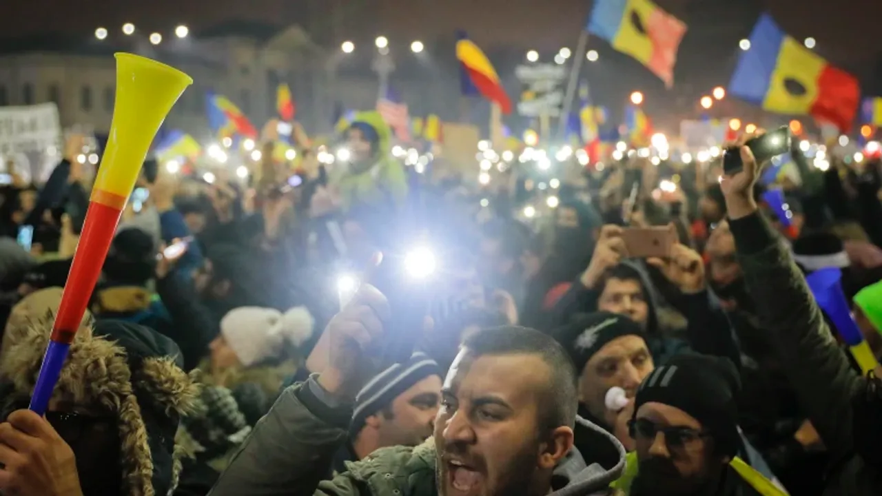 Romanya’da NATO Karşıtı Adayın Cumhurbaşkanlığı Başvurusuna Ret Kararı! Protestolar Başladı