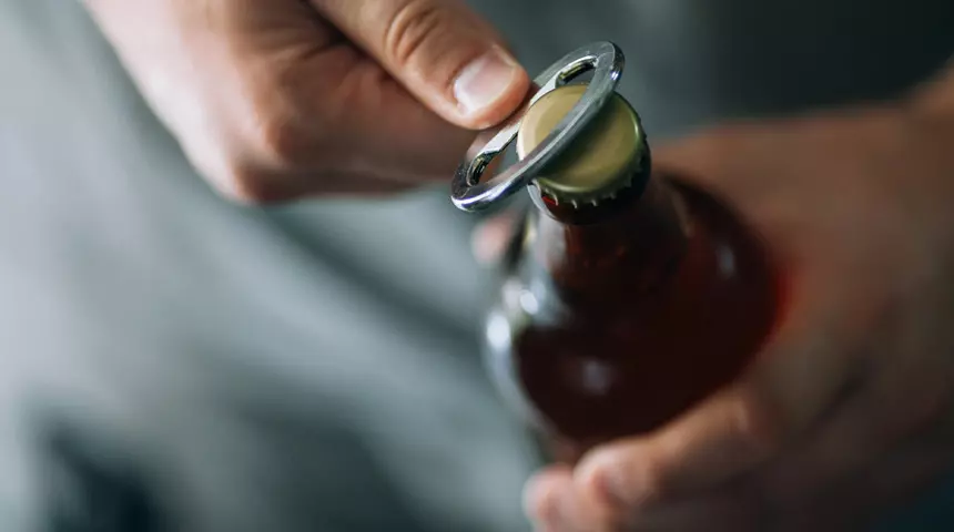 Alkol reklamlarına yeni sınırlama: Etkinlik sponsorluğu da yasaklanacak